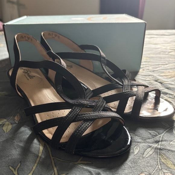 NWT Life Stride Black Yaya Sandal - Picture 5 of 9